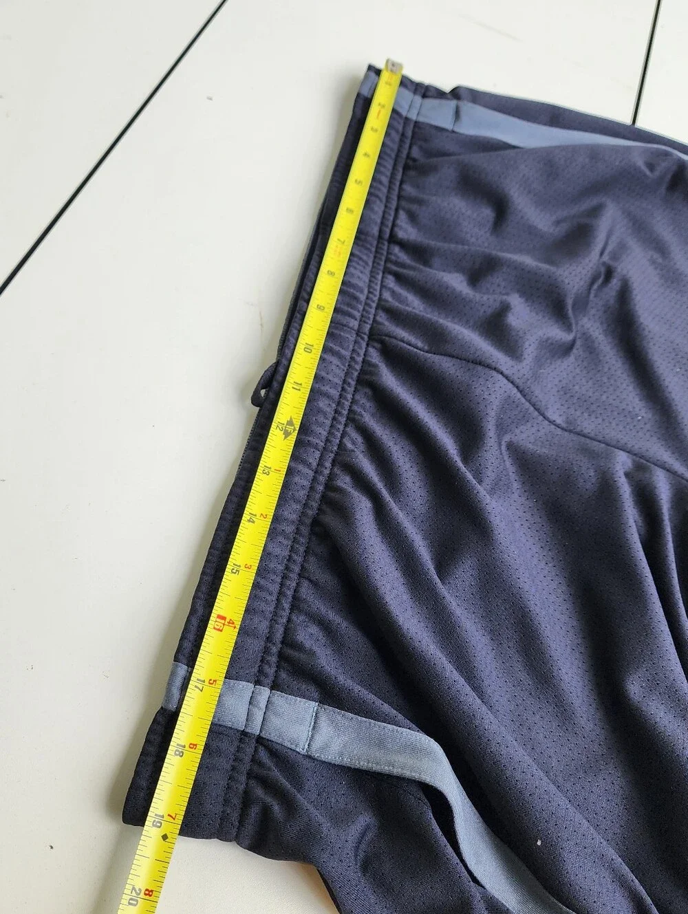 Under Armour HeatGear Loose Black Gray Athletic Shorts Mens Size XXL